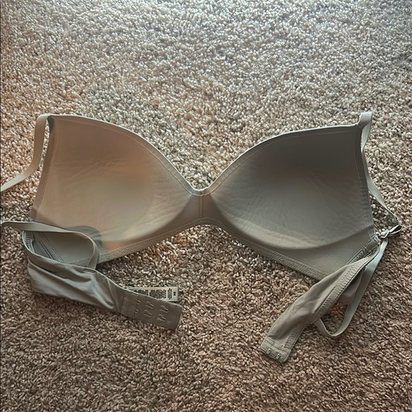 Women's Skims 36 B bra sea foam green color - Picture 3 of 3